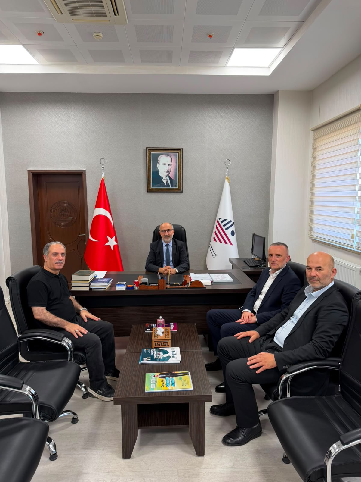 Fakültemizin Uluslararası Danışma Kurulu Üyesi ve Sırbistan Novi Pazar İslami İlimler Fakültesi Dekanı Prof. Dr. Enver Omerović, Dekanlığımızı Ziyaret Etti